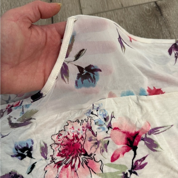 French Laundry White Floral Ruffled Short Sleeve Tee Size L. - Picture 4 of 6